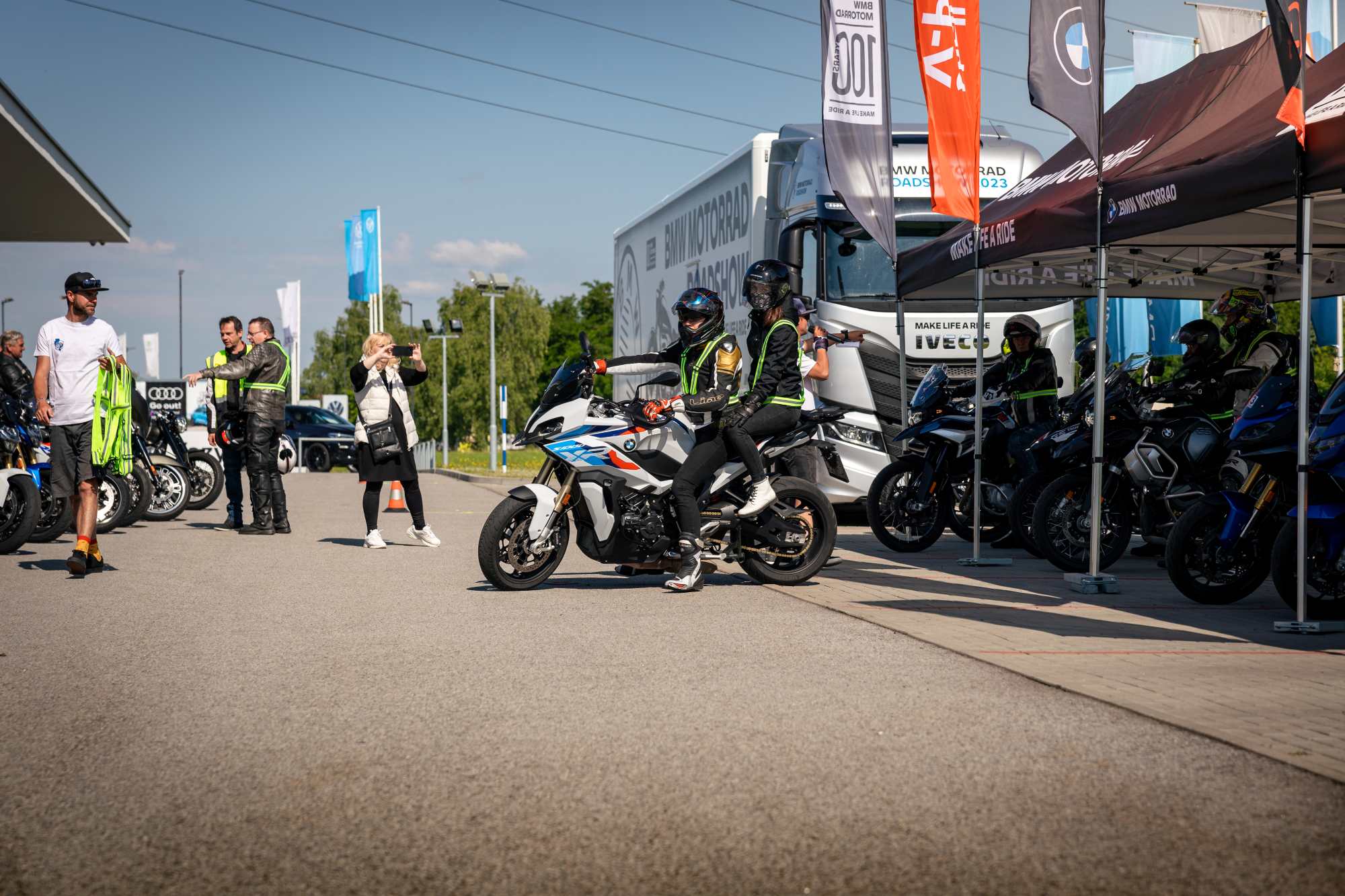 Motorrad Roadshow-motorky-reportaz-2